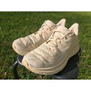 Hoka One One Clifton 9 Women's Vanilla Cream Sneakers